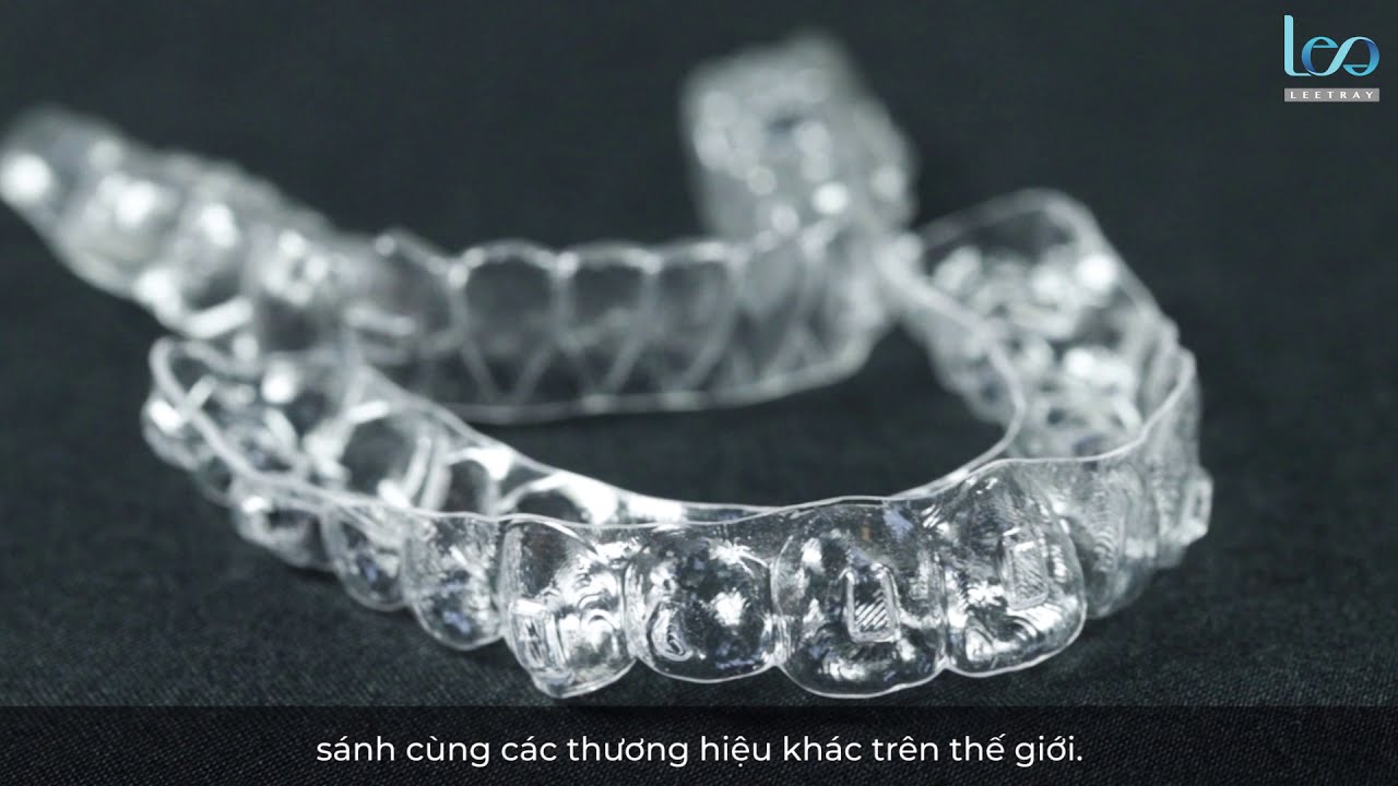 Niềng răng trong suốt invisalign có đau không?